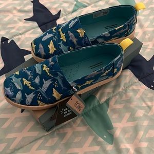 Brand new kids Tom’s- never worn. NWT Size 3.5 youth. Shark & glows in the dark!